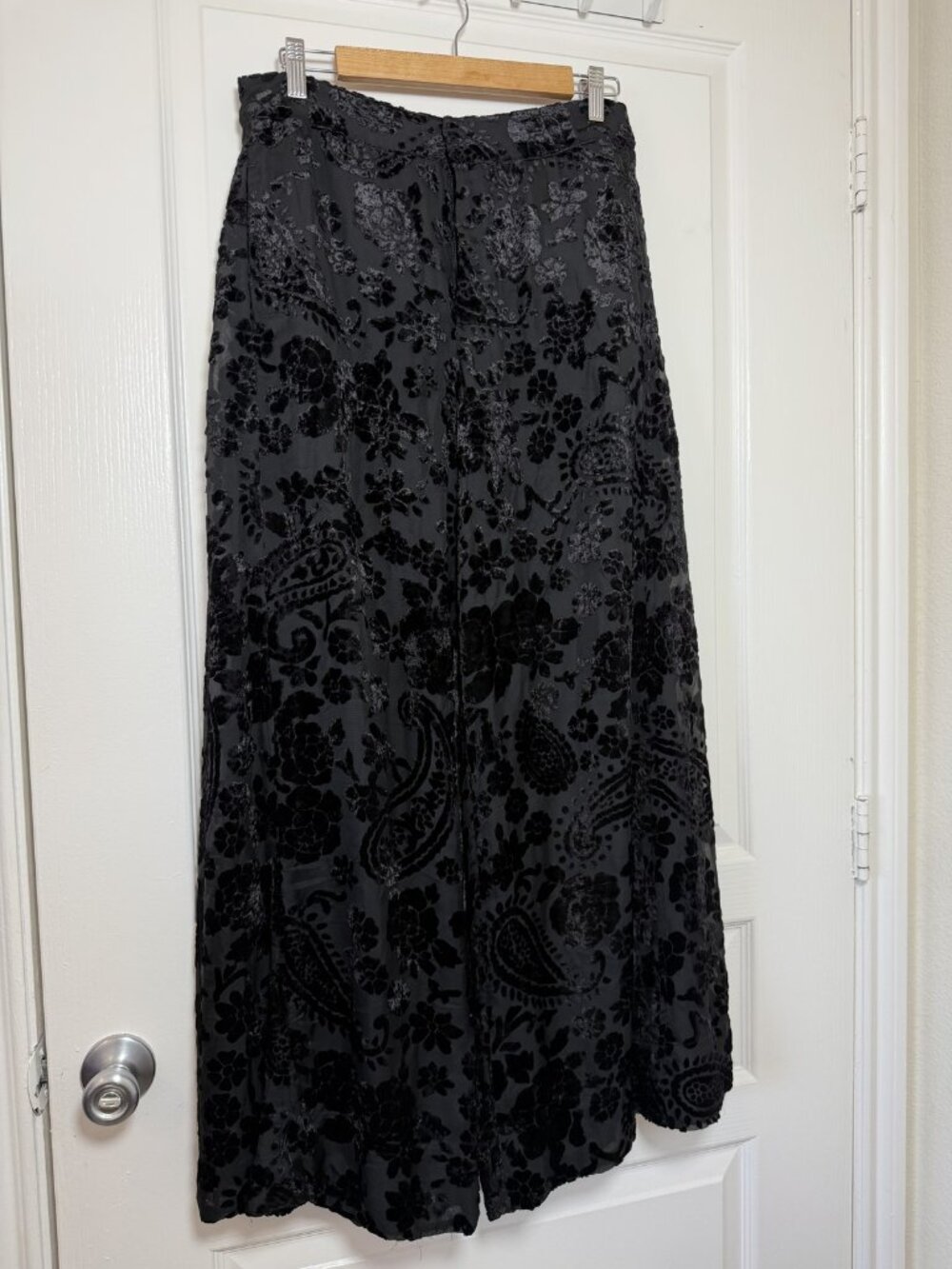 Anthropologie Burnout Velvet Wide Leg Pants Black Paisley Floral Lined 6